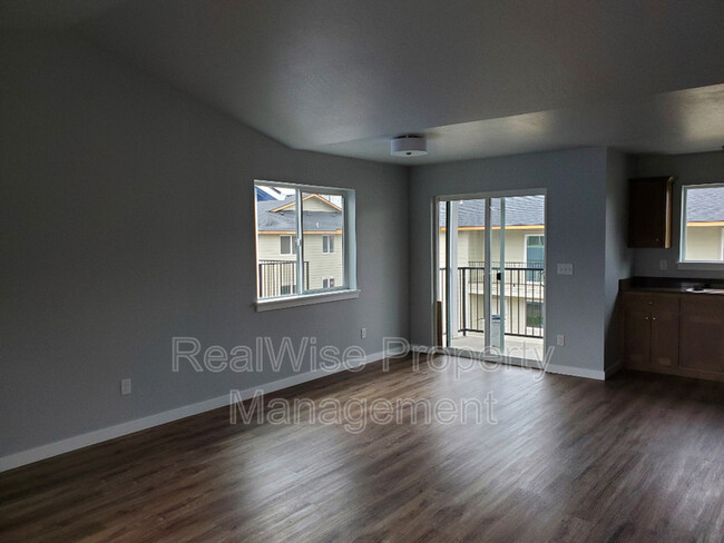 Foto del edificio - 220 Cheryl Ln