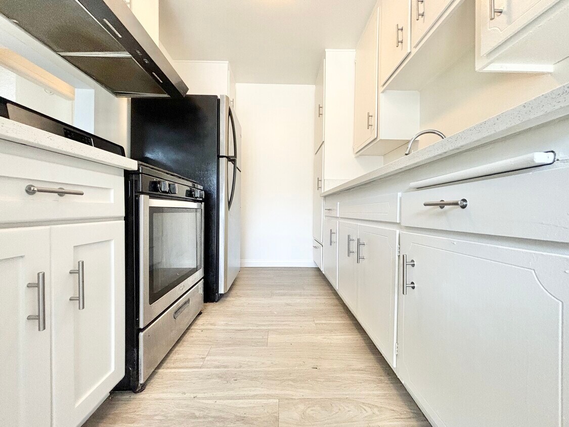 Foto principal - 21024 Bryant St Canoga Park, CA 91304
