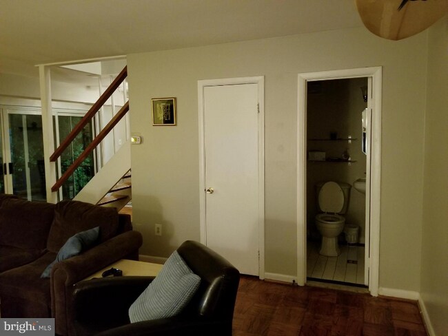 Foto del edificio - 8614 Manchester Rd