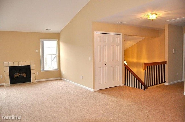 Building Photo - 2 br, 2 bath Condo - 16509 Glenpointe Drive