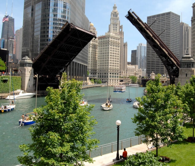 A lovely summer day on the Chicago river