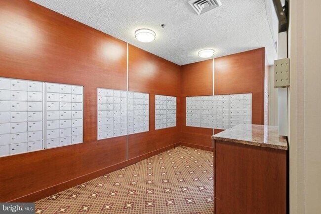 Building Photo - 3709 S George Mason Dr