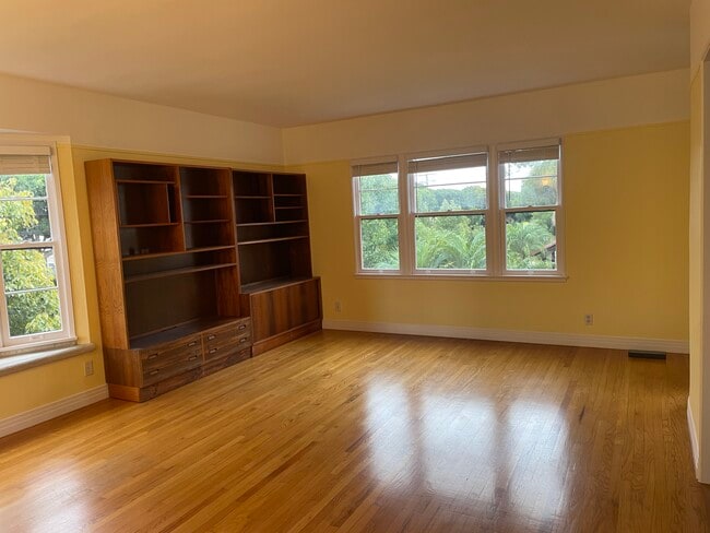 Building Photo - 1605 California Ave