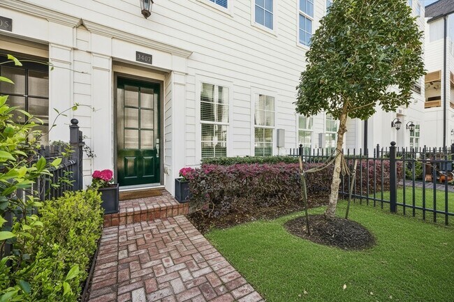 Foto del edificio - 3407 Timbergrove Oaks St