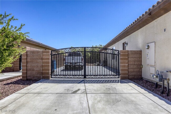 Building Photo - 7286 Mt Kearsarge St