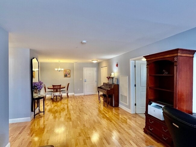 Building Photo - 318 Rindge Ave