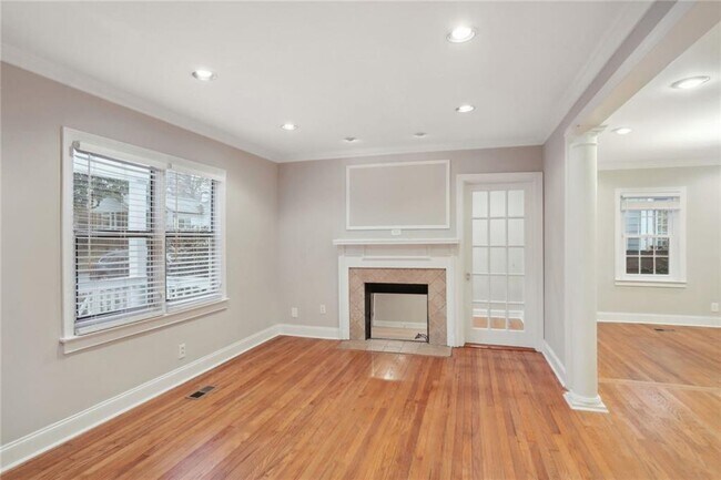 Foto del edificio - 99 Bates Ave NE
