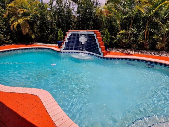Foto del edificio - 5306 SW 153rd Pl S