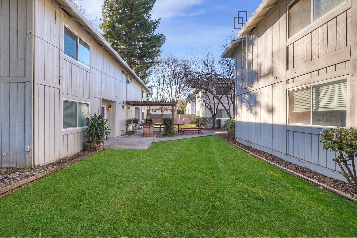 Primary Photo - 1119 West Sacramento Avenue