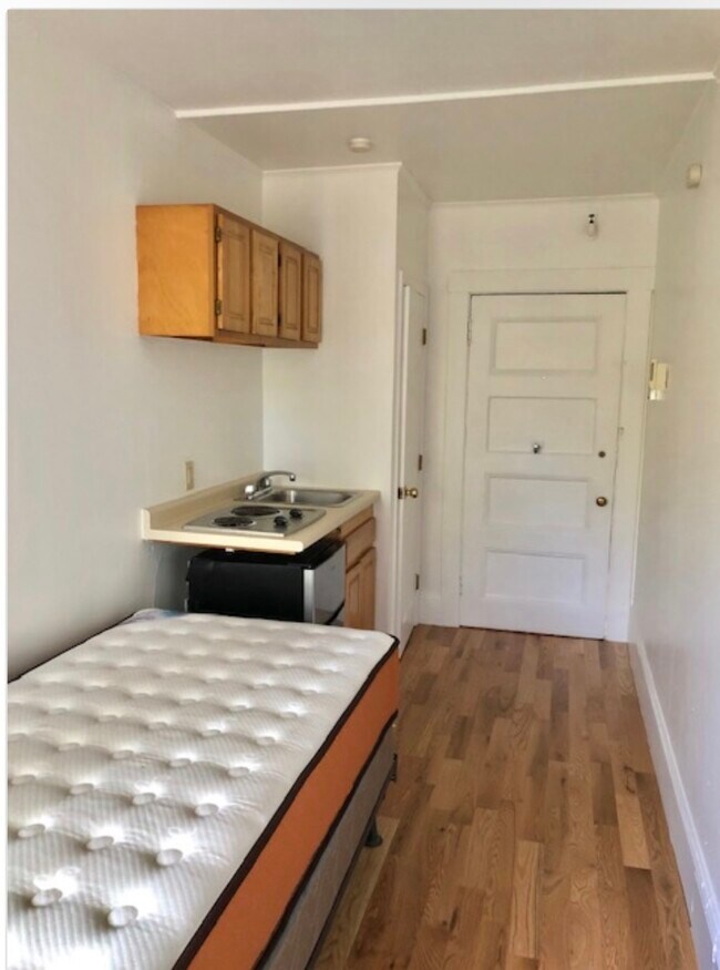 Foto del edificio - 1079 Beacon St