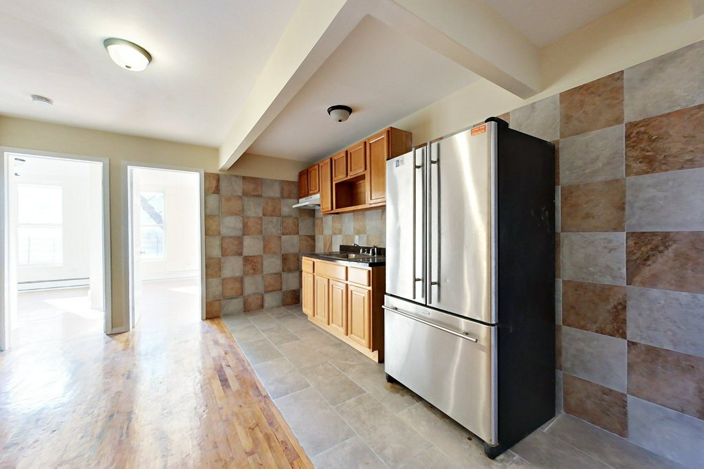 Foto principal - 106 Rockaway Ave