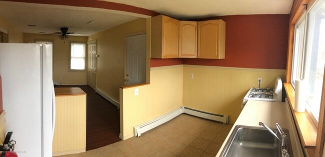 Foto del edificio - 706 1/2 Fletcher Lake Ave