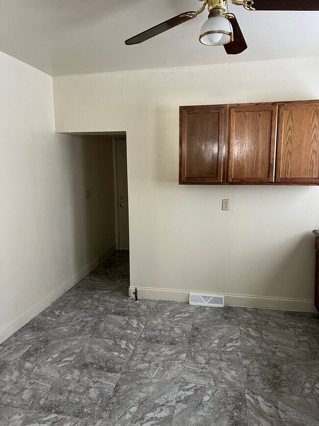 Foto del edificio - 2 Bedroom 1 Bath First Floor Apartment