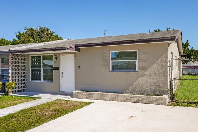 Building Photo - 4110 NW 39th Ave