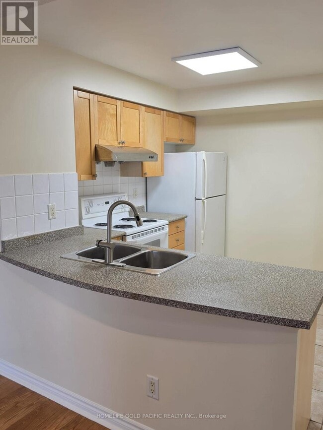 Building Photo - 25 Kingsbridge Garden Cir