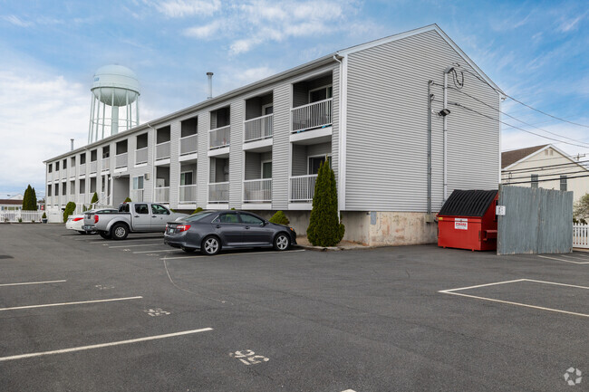 20 Brown Ave Hampton, NH - Sunset View Condominiums