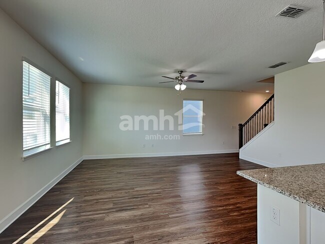 Foto del edificio - 4706 Reisswood Loop