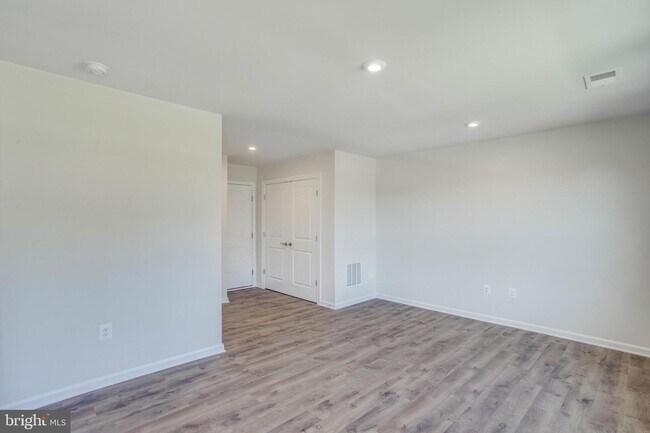 Building Photo - 1805 Sag Harbor Ln