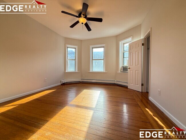 Foto del edificio - 6 Litchfield St