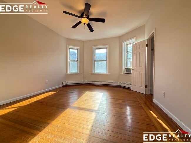 Building Photo - 6 Litchfield St