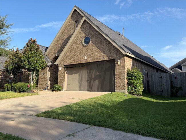 Building Photo - 3319 Sky Run Ct