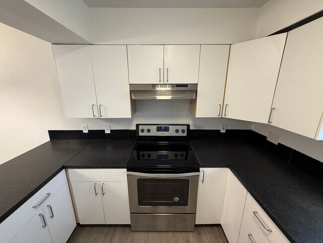 Foto del edificio - Well Maintained condo in East Charlotte!