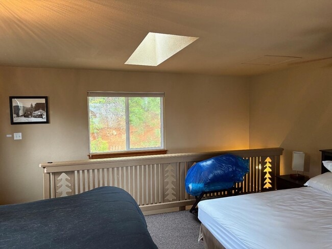 Building Photo - 480 Rattlesnake Wy