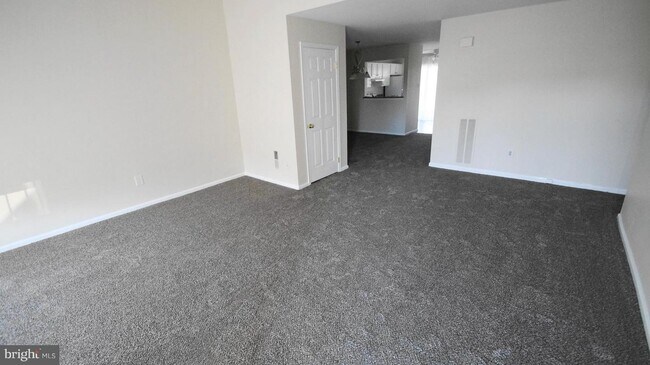 Building Photo - 64 Banbury Ct