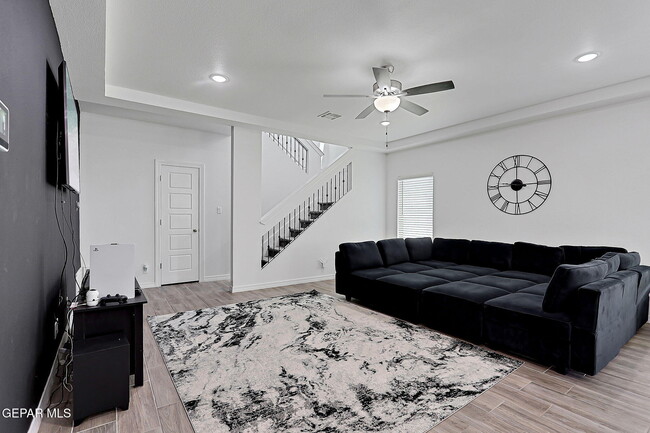 Foto del edificio - 12816 Linstead Ave