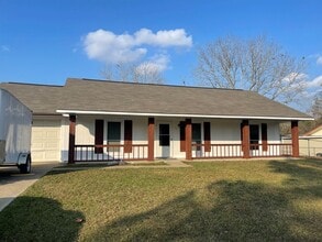 Building Photo - 112 Clarence Ave