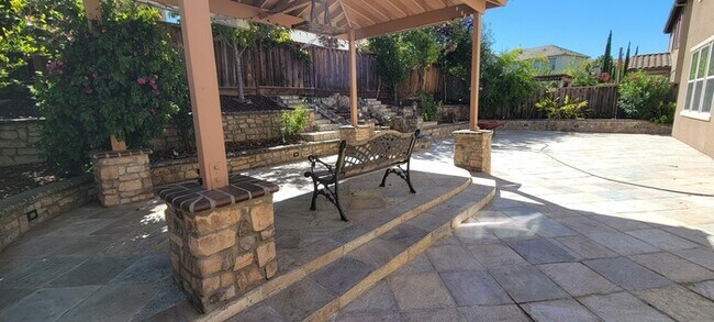 Building Photo - Beautiful Spacious Windermere Home Close t...