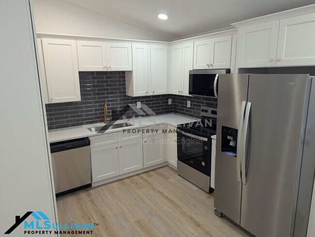 Foto del edificio - 5802 Lillie Dr