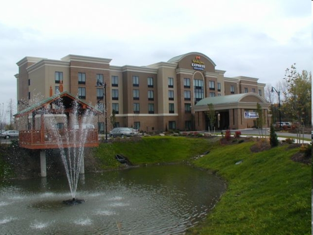 Building Photo - The Legends at North Ponds