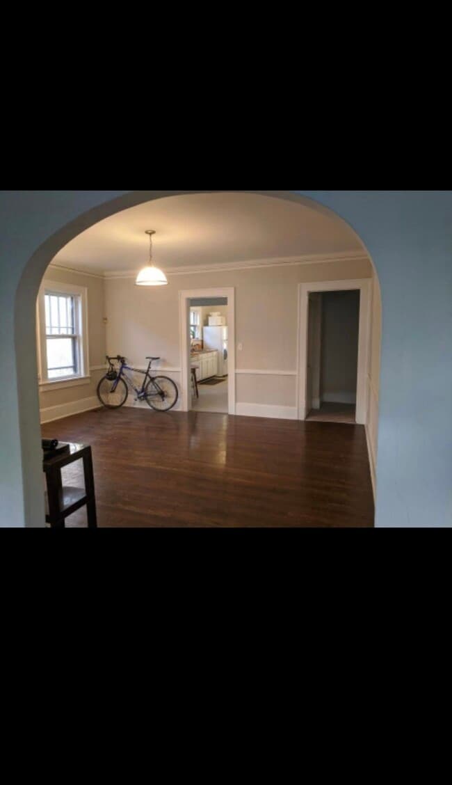 Building Photo - 395 8th St NE