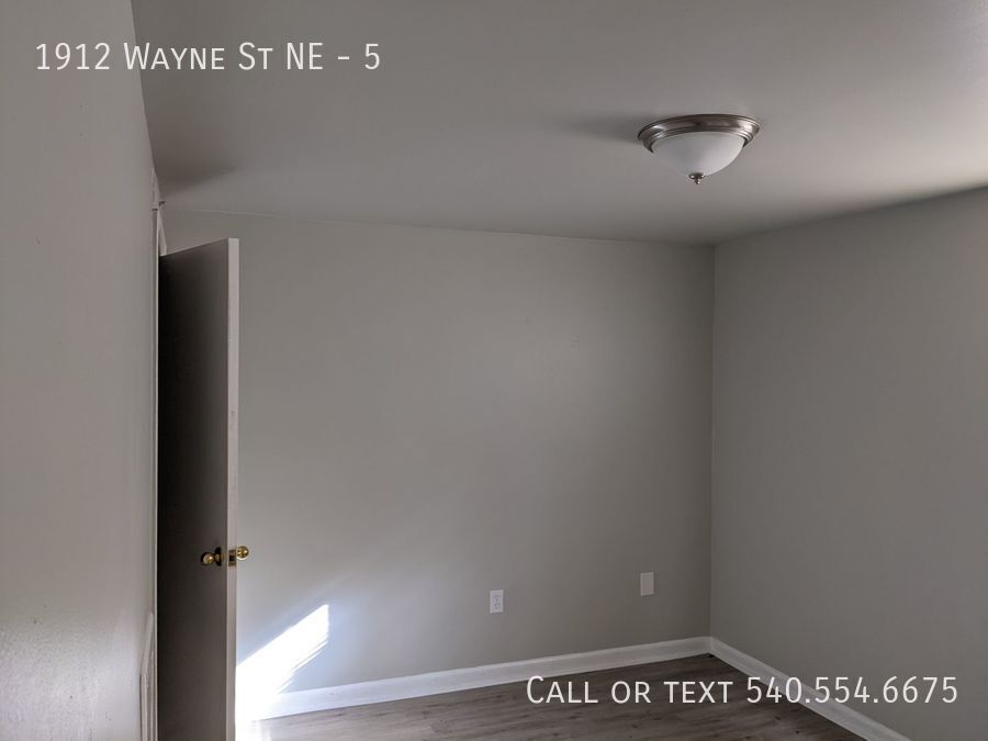 Foto principal - 1912 Wayne St NE