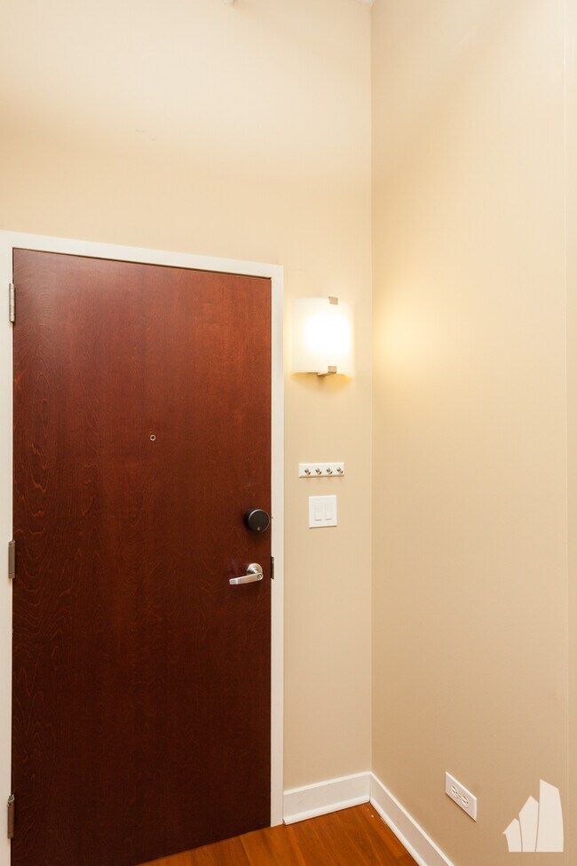 Foto del edificio - 740 W Fulton St