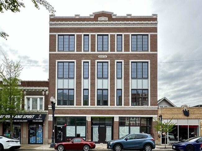 Building Photo - 3160 N Broadway