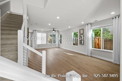 Building Photo - 285 Bear Creek Dr