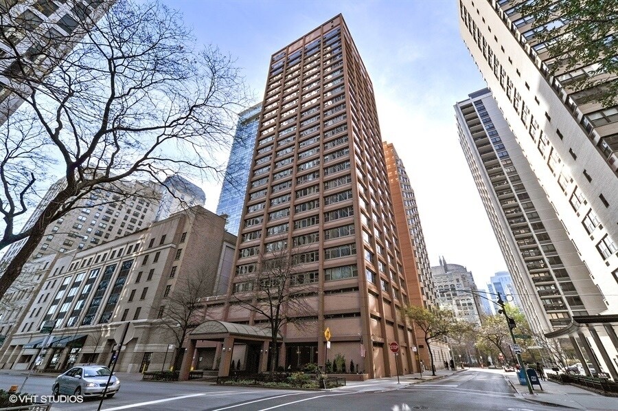 Foto principal - 247 E Chestnut St