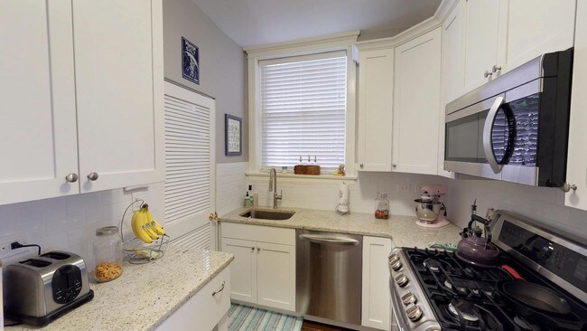 Foto del edificio - 725 W Buckingham Pl
