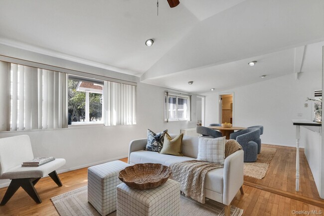 Building Photo - 15 Community Rd