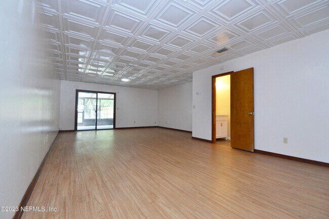 Foto del edificio - 4328 Melissa Ct W