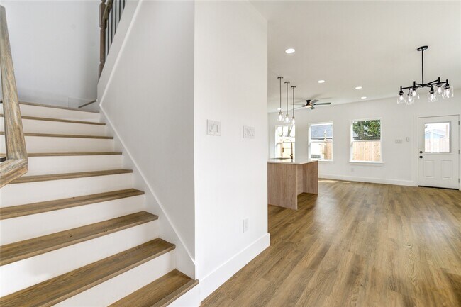 Foto del edificio - 4554 Newberry St