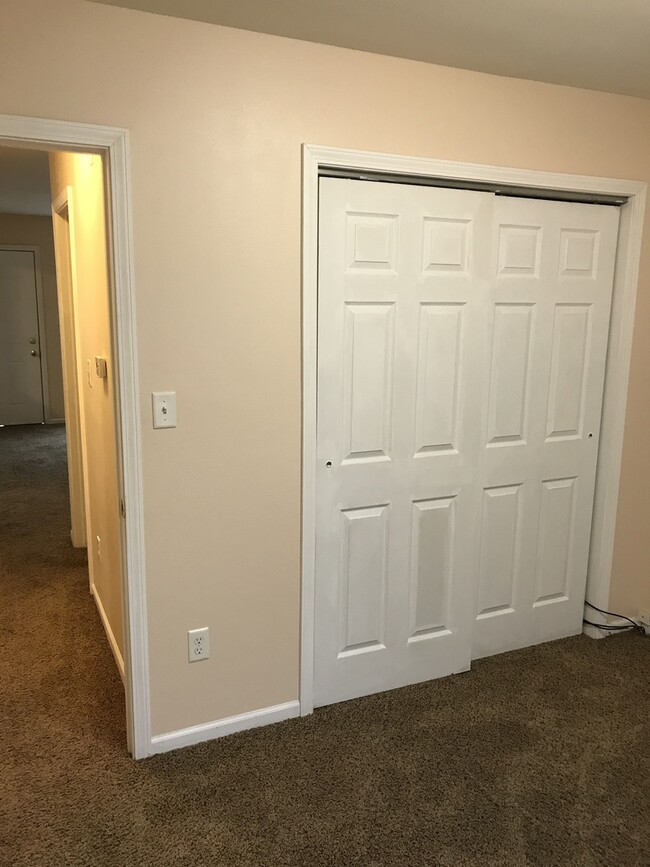 Building Photo - South Side Duplex
