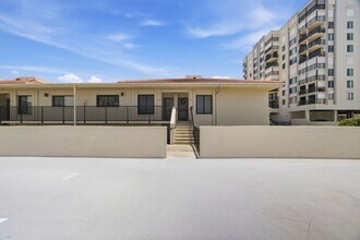 Building Photo - 6322 Palma Del Mar Blvd S