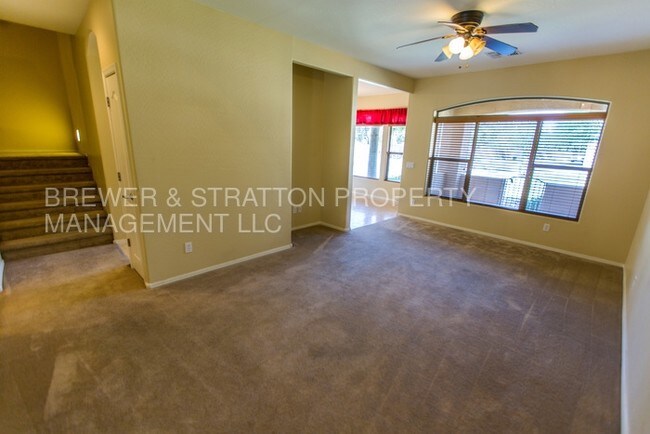 Building Photo - 2600 E Springfield Pl