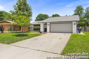 Building Photo - 8710 Tamarind St