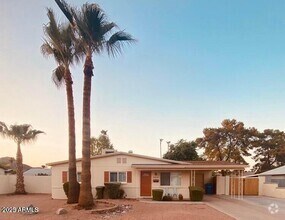 Building Photo - 3016 E Corrine Dr