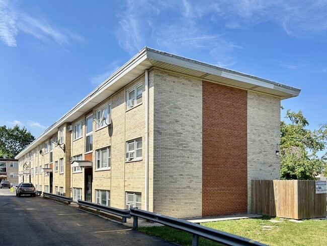 Building Photo - 3820 25th Ave
