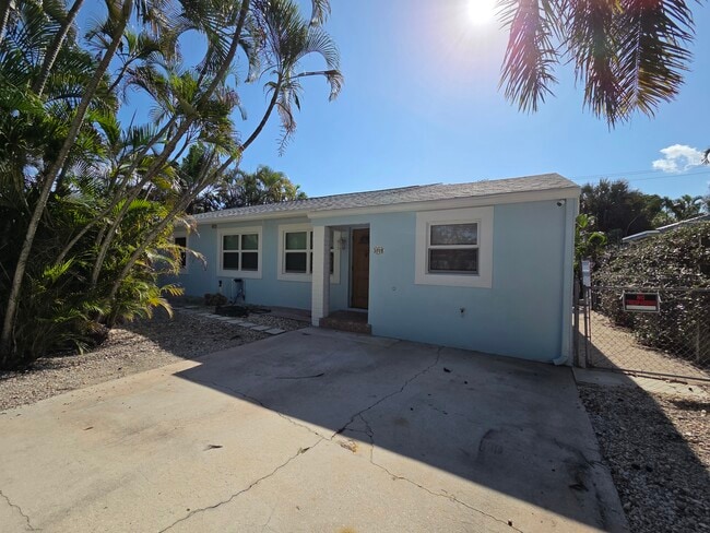 Photo - 1008 Macy St House